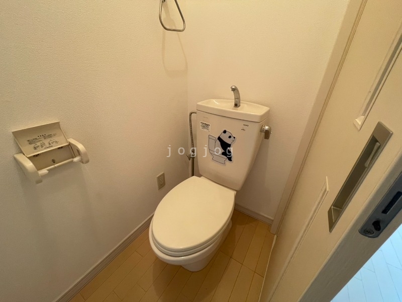 トイレ　当社サービスセンターで温水洗浄便座の設置承ります★