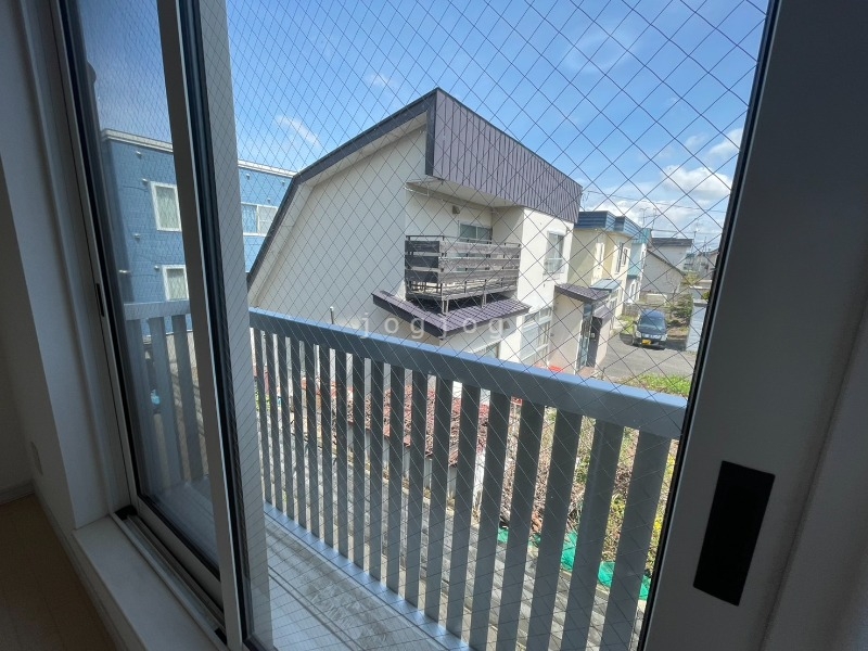 バルコニー　広々としたバルコニーです。