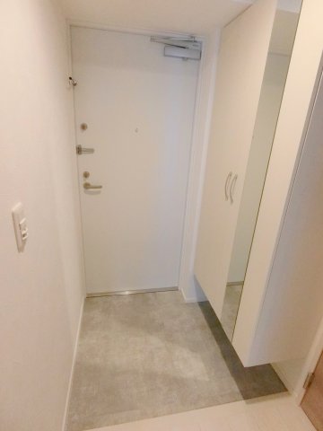 玄関　アストリア