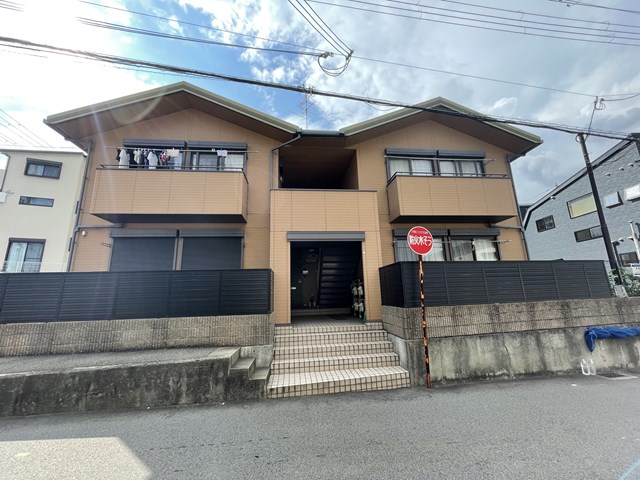 建物外観　敷地内に駐車場があります！
