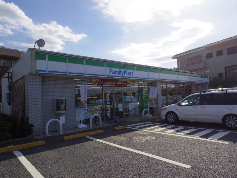 コンビニ　ファミリーマート 大泉長久保通り店（コンビニ）まで558m