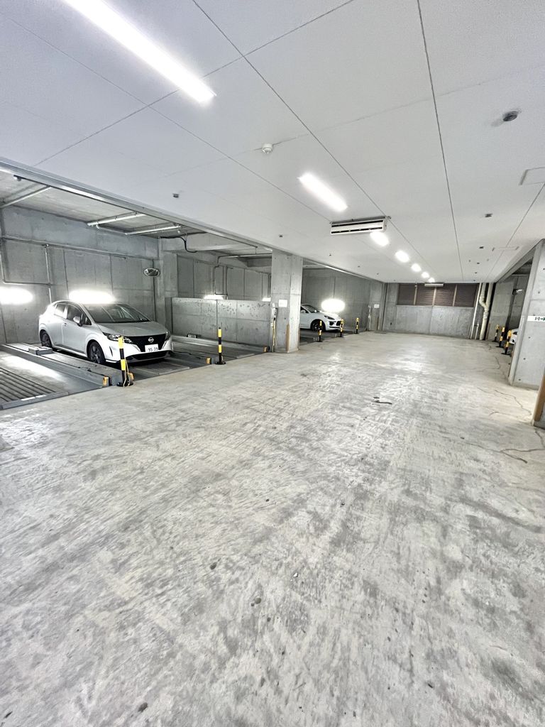 駐車場　駐車場