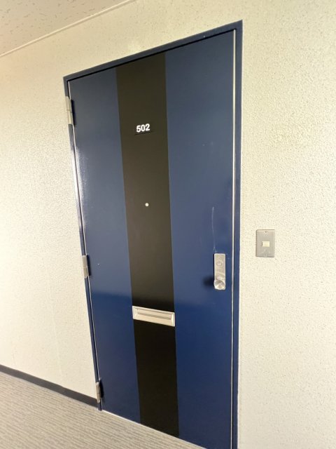 HAKKAビルの玄関写真