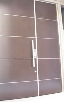 エントランス　建物の内部です
