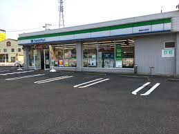 コンビニ　ファミリーマート　井内町（コンビニ）まで687m