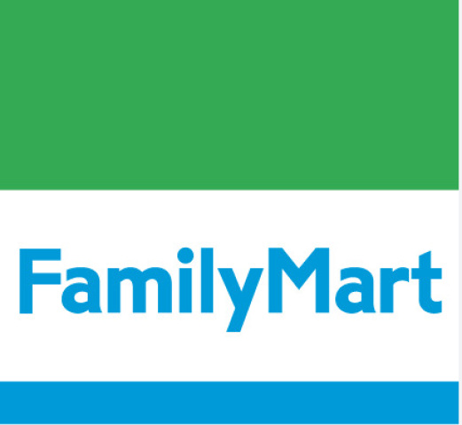 コンビニ　ファミリーマート松戸栄町店（コンビニ）まで476m