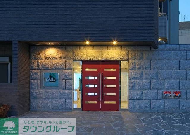 エントランス　◆質感豊かな大理石をふんだんに使用、品格漂う物件