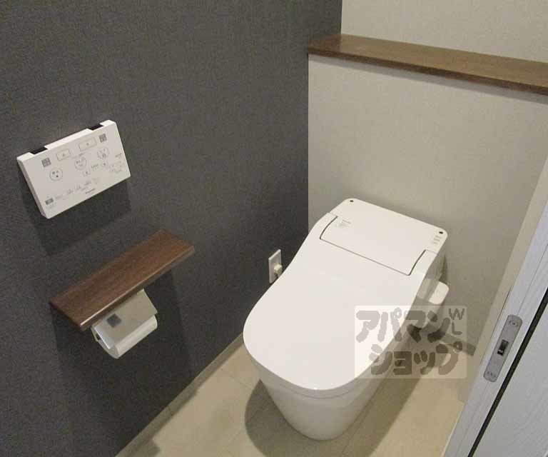 トイレ　室内の写真です。