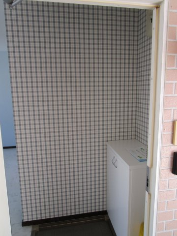 スカイビレッジ新城B棟の玄関写真