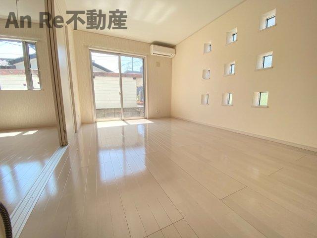 ＪＲ武蔵野線 東川口駅 徒歩5分 2階建 築17年の居間写真