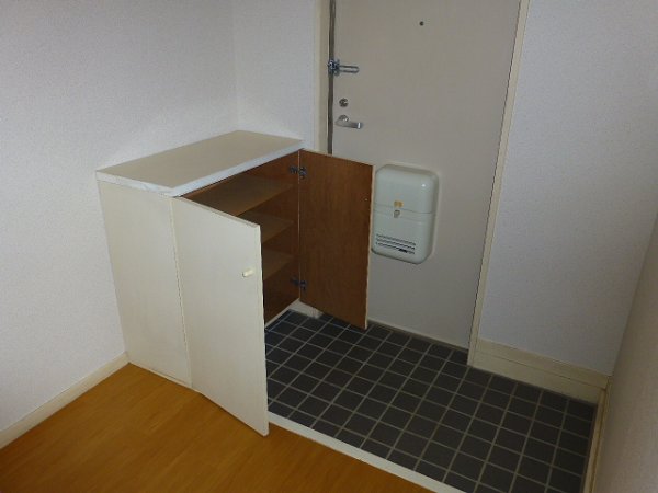 ＪＲ総武本線 都賀駅 徒歩20分 2階建 築33年の玄関写真
