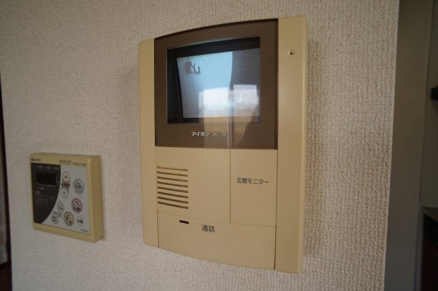 セキュリティ　防犯対策に有効なカメラ付きインターホン！突然の来客にもバッチ