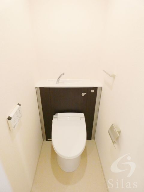 南海本線 堺駅 徒歩12分 8階建 築12年のトイレ写真