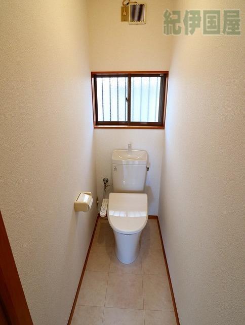 府川貸家のトイレ写真