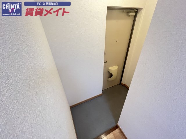 コンフォールTの玄関写真