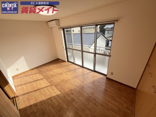 コンフォールTの居間写真