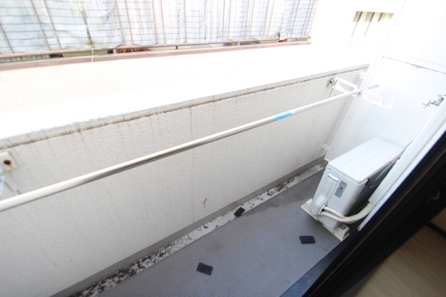 その他　写真は違う号室です。　洗濯機置き場