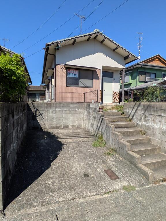 稗田中町貸家の外観写真