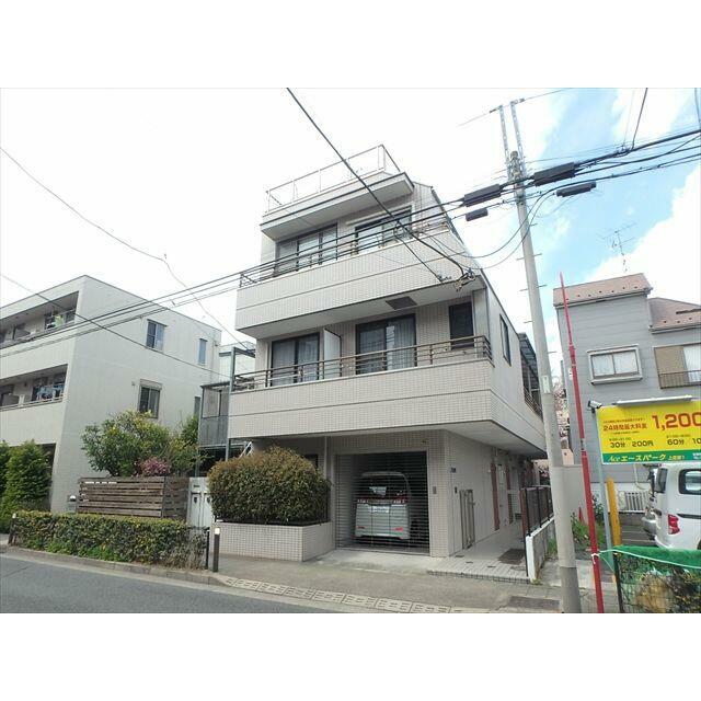 建物外観　東急田園都市線【駒沢大学】駅より徒歩１０分♪地上３階建てマン
