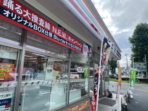 コンビニ　セブンイレブン横浜江田駅前店（コンビニ）まで496m