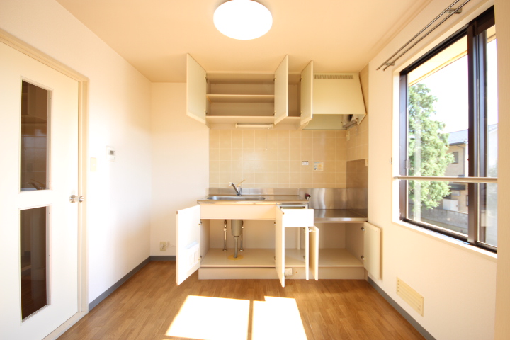 キッチン　南向きキッチン４．５帖です！