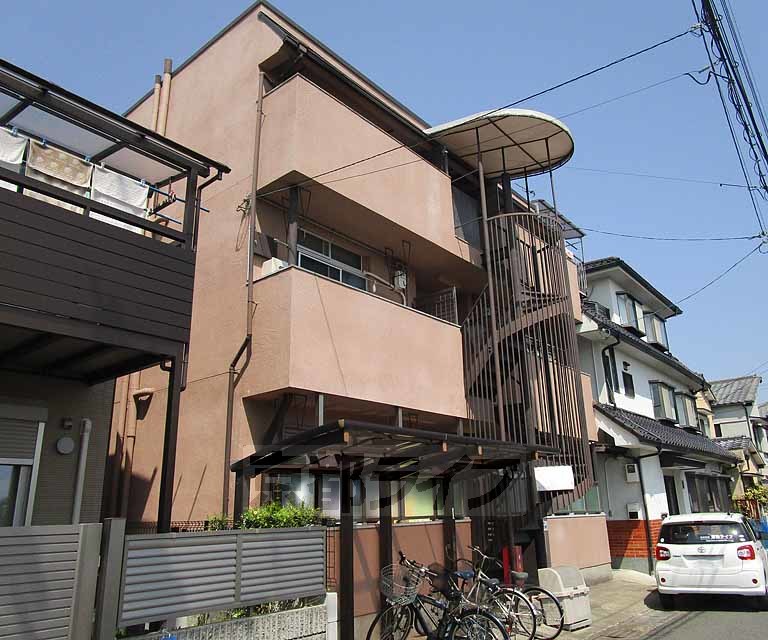 京都市西京区桂乾町のマンションの建物外観