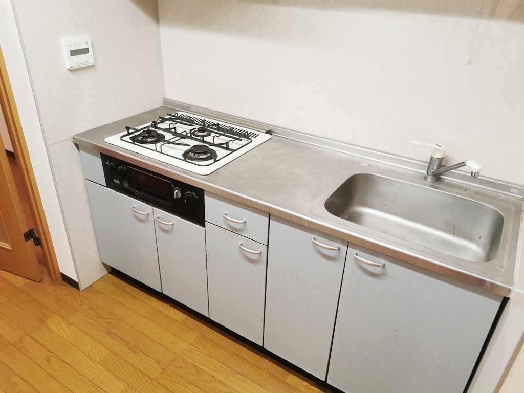 東京メトロ南北線 白金高輪駅 徒歩8分 5階建 築26年のキッチン写真