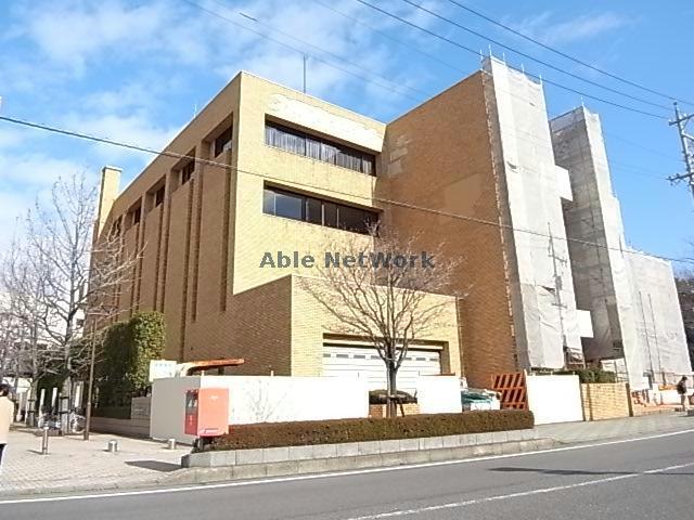 【大垣市馬場町のマンションの図書館】