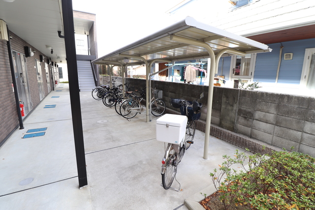 その他共有部分　屋根付き駐輪場