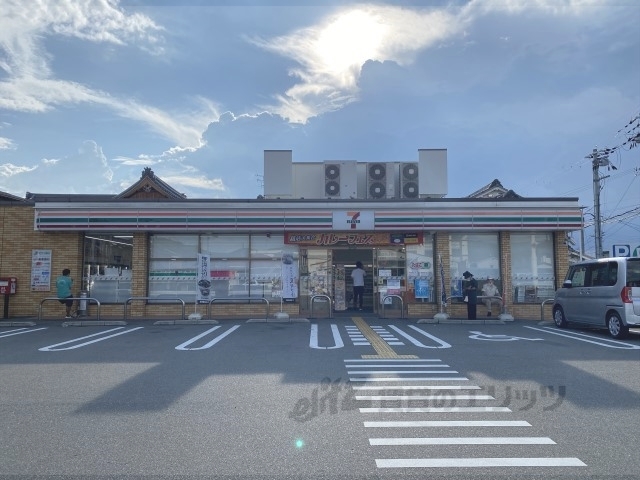 コンビニ　セブンイレブン天理杉本町店（コンビニ）まで700m