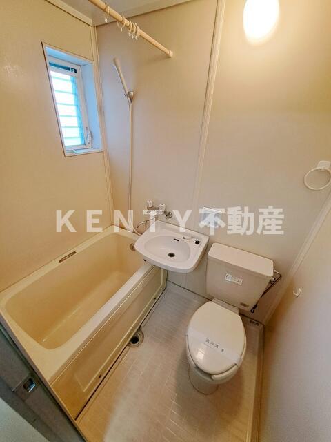 バス・シャワールーム　落ち着いた空間のお風呂です