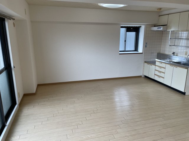 地下鉄四つ橋線 玉出駅 徒歩7分 8階建 築38年の居間写真