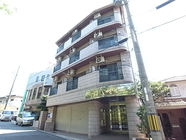 神戸市垂水区学が丘のマンションの建物外観