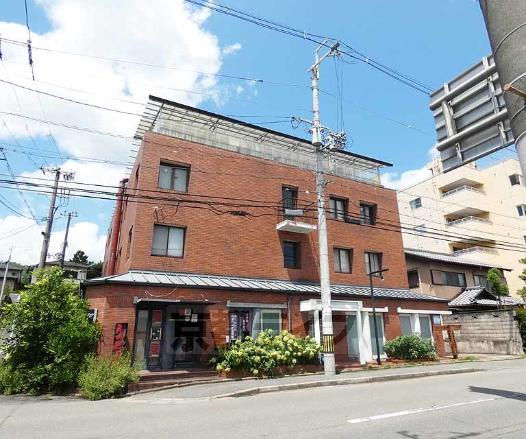 京都市北区紫竹西野山町のマンションの建物外観