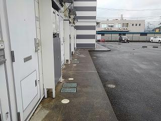 玄関　玄関前