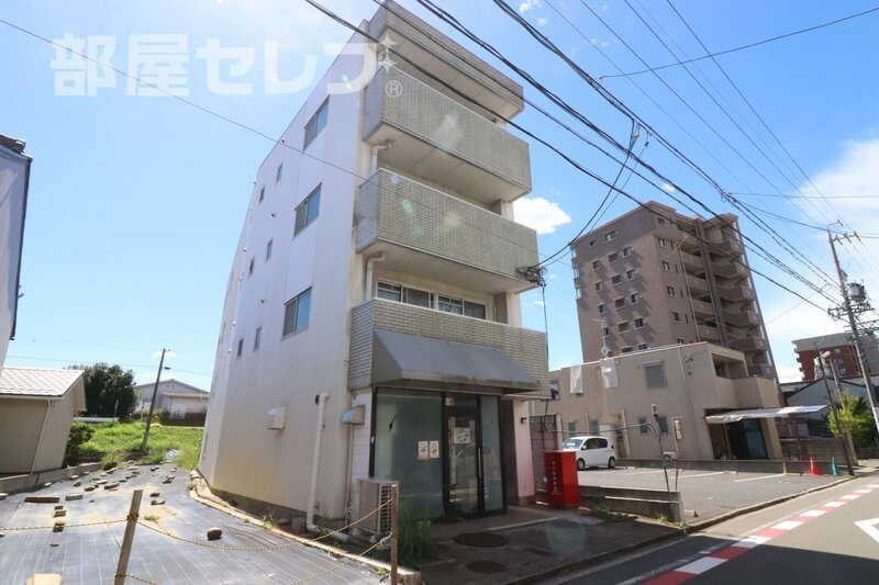 【レスポワール泉美の建物外観】