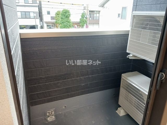 【水戸市本町のアパートのバルコニー】