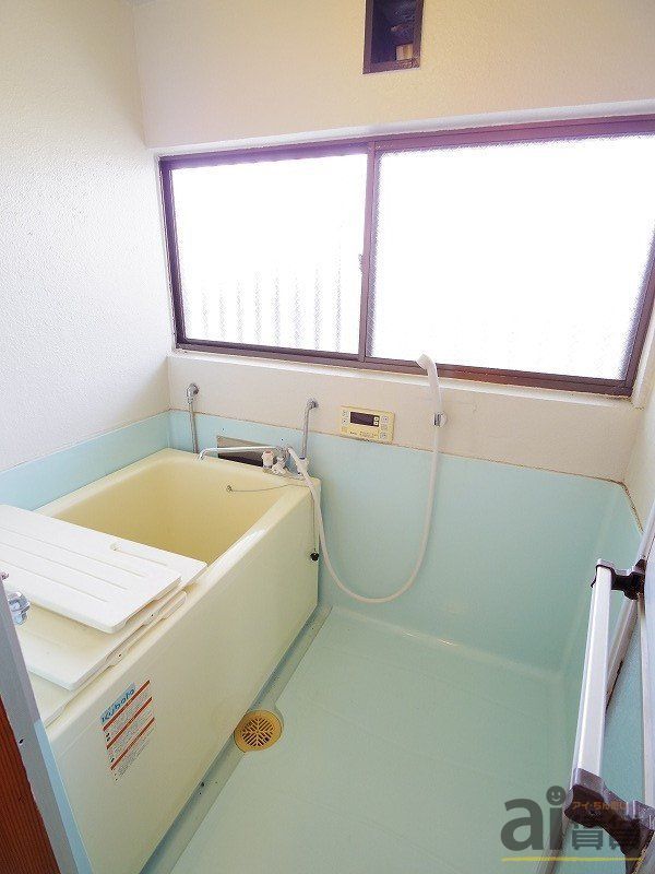 バス・シャワールーム　※他号室写真