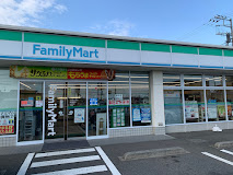 コンビニ　ファミリーマート 秦野曽屋店（コンビニ）まで617m