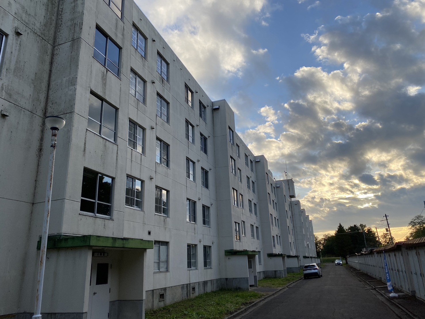 【三笠市美園町のマンションの建物外観】