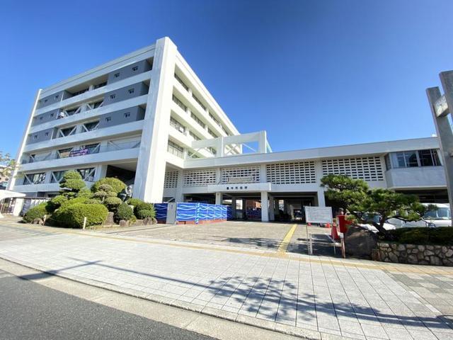 【豊中市岡町北のマンションの役所】