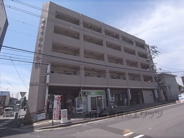 京都市右京区西院西田町のマンションの建物外観