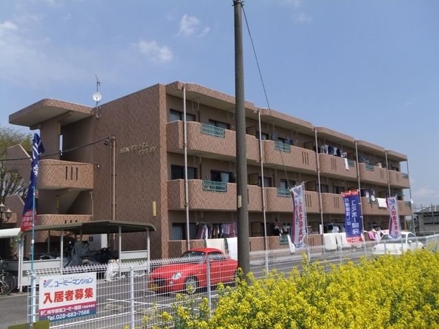 塩谷郡高根沢町大字宝積寺のマンションの建物外観