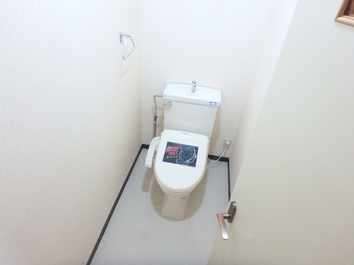 トイレ　トイレもきれいです