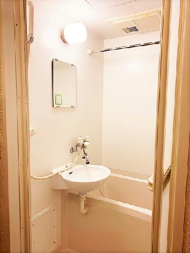 バス・シャワールーム　同タイプ物件の為、形状や間取寸法、色調等が実際とは異なります