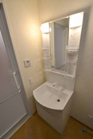 洗面設備　独立洗面台は女性には特に喜ばれる設備の1つ！