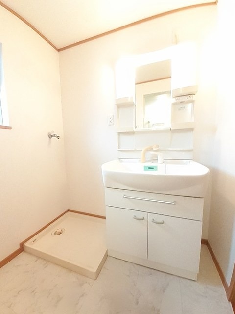 洗面設備　独立洗面台です。