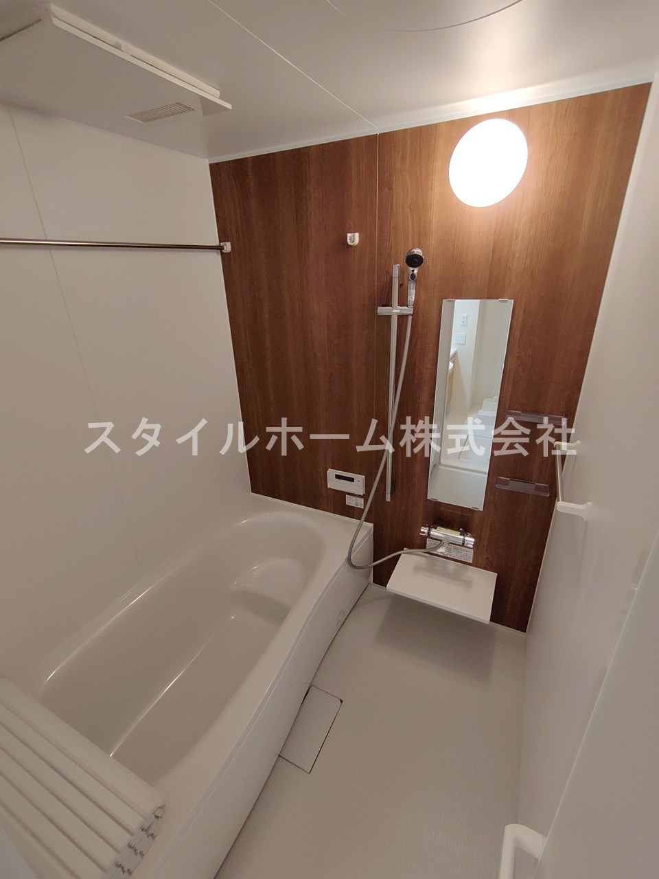 バス・シャワールーム　別部屋写真です。