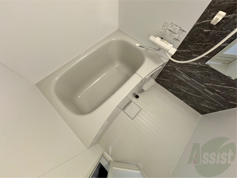 バス・シャワールーム　お風呂になります。一日の疲れを癒してくださいね。