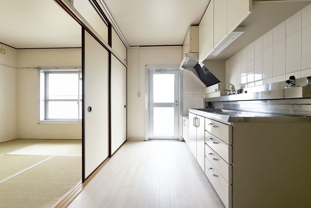 居室・リビング　ふすまを開けて広くお使いいただけます